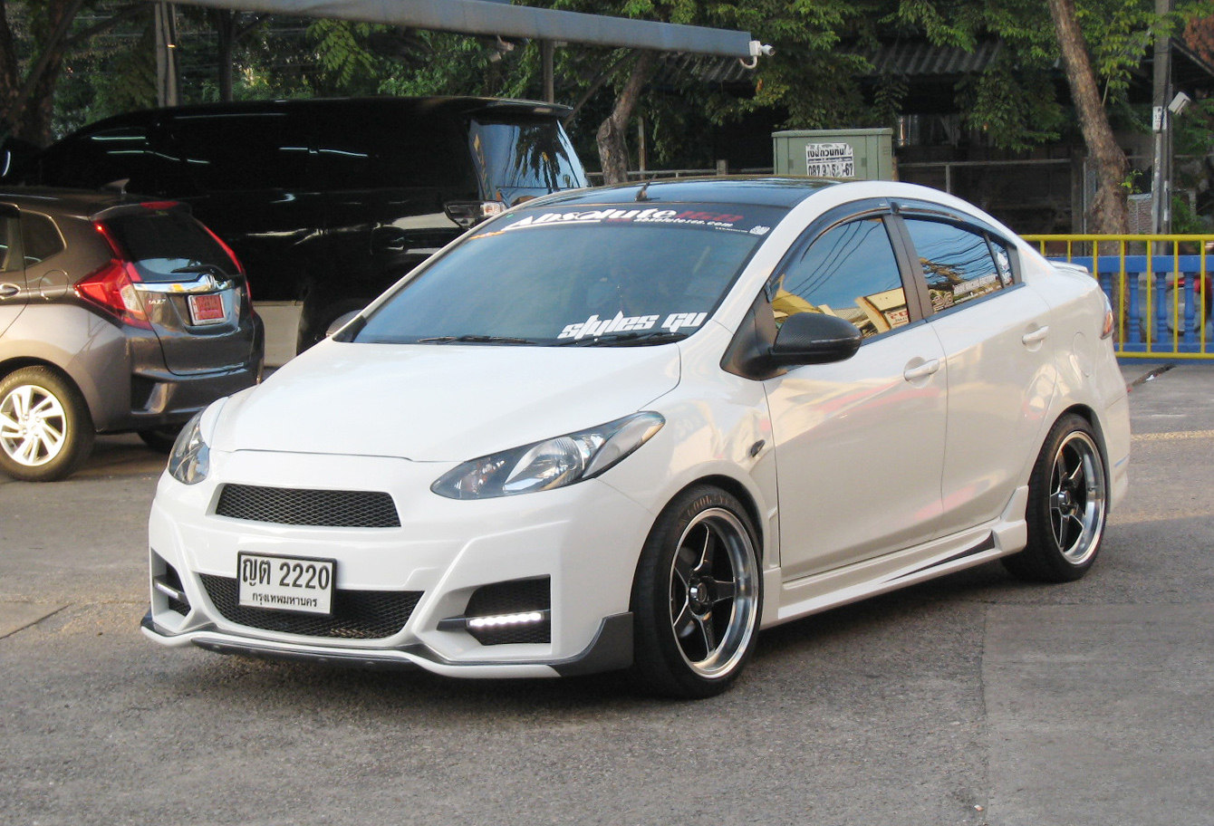 ชุดแต่ง Mazda2 2009-2013 Type R